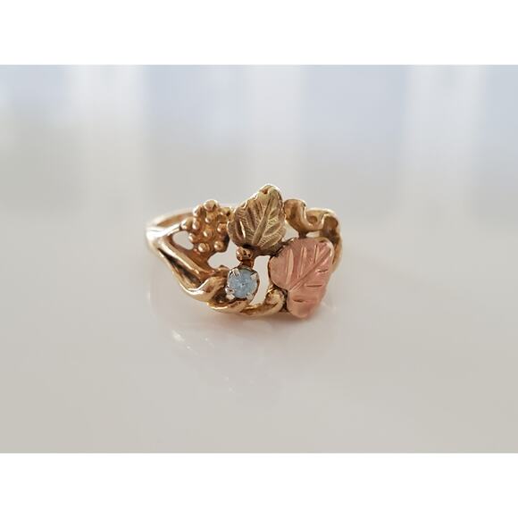 None and/or Unknown Jewelry - Vintage 10k Black Hills Gold Grape Leaf Pinky Ring